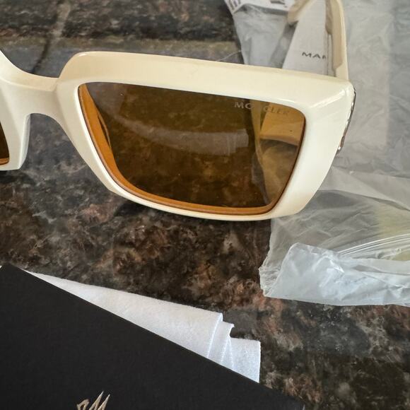 NEW Moncler ML0244 Promenade Sunglasses Solid Ivory Gold Logo Honey Lenses case - Picture 3 of 12